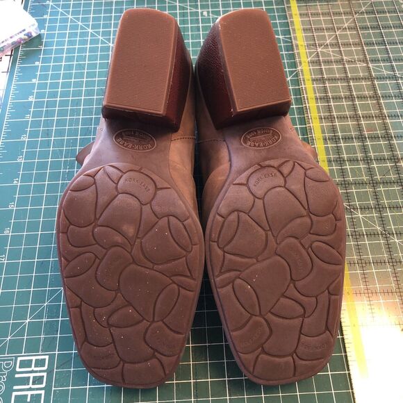 Korks Ankle Chunky Heel Gray Booties Women Size 9.5 Zipper Back - Picture 11 of 11